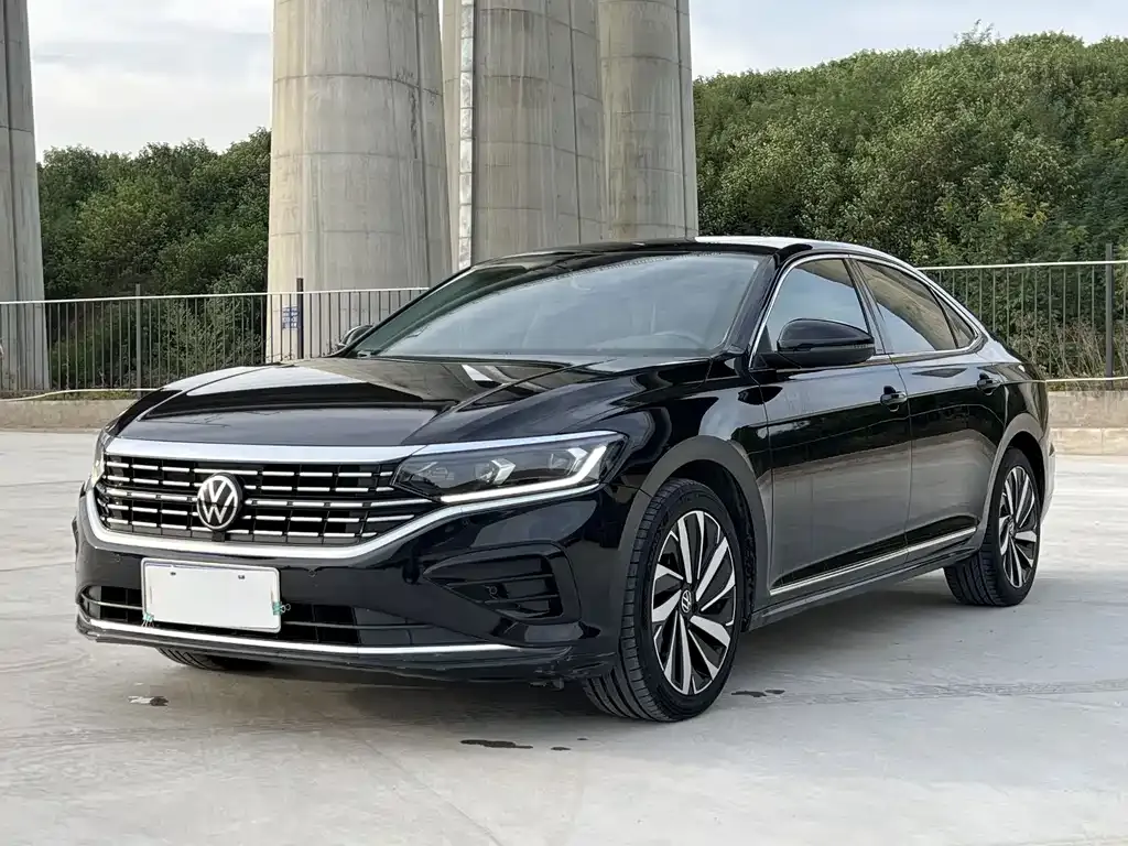 2022 Volkswagen Passat 330TSI Elite