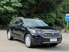 2021 Volkswagen Touareg 2.0TSI, чёрный — фото 2