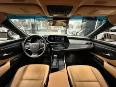 2021 Lexus ES 300h Excellence — фото 12