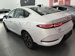 2025 BYD Qin PLUS DM-i PHEV 120KM, белый — фото 5