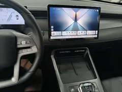 2025 BYD Qin PLUS DM-i PHEV 120KM, белый — фото 13
