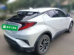 2023 Toyota C-HR 2.0L Luxury, белый — фото 6