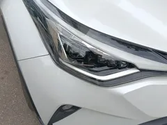 2023 Toyota C-HR 2.0L Luxury, белый — фото 7