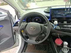 2023 Toyota C-HR 2.0L Luxury, белый — фото 11