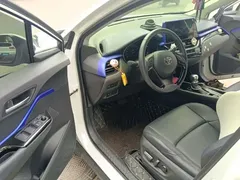 2023 Toyota C-HR 2.0L Luxury, белый — фото 17