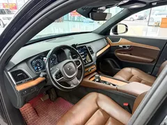 2022 Volvo XC90 B5 Luxury 5-seat, чёрный — фото 9