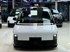 2024 Li Auto MEGA Ultra, белый — фото 2