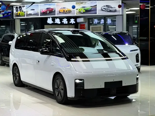 2024 Li Auto MEGA Ultra