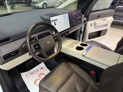 2024 Li Auto MEGA Ultra, белый — фото 4