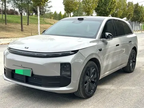 2025 Li Auto L6
