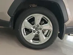 2021 Toyota RAV4 2.0L CVT 4WD Fashion Plus — фото 6