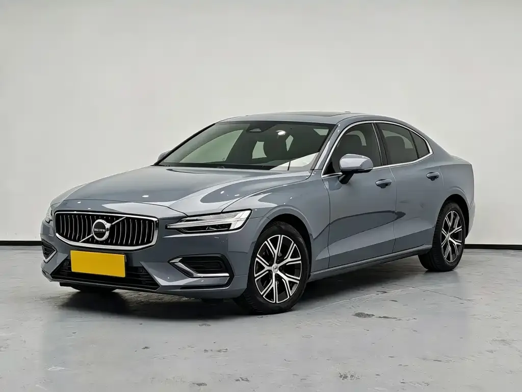 2024 Volvo S60 B4 Luxury