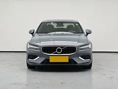 2024 Volvo S60 B4 Luxury — фото 2