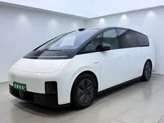 2025 Li Auto MEGA Ultra Smart Refresh, белый — фото 1