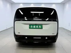 2025 Li Auto MEGA Ultra Smart Refresh, белый — фото 5
