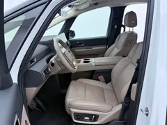 2025 Li Auto MEGA Ultra Smart Refresh, белый — фото 9