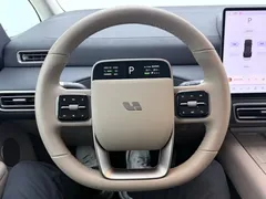 2025 Li Auto MEGA Ultra Smart Refresh, белый — фото 12