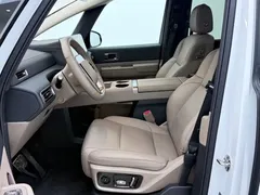 2025 Li Auto MEGA Ultra Smart Refresh, белый — фото 23