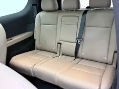 2025 Li Auto MEGA Ultra Smart Refresh, белый — фото 25
