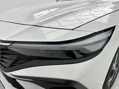 2023 Hyundai Elantra 1.5L CVT LUX Premium, белый — фото 11