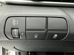 2023 Hyundai Elantra 1.5L CVT LUX Premium, белый — фото 16