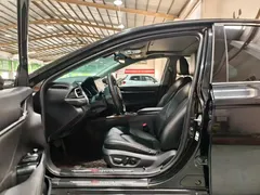2021 Toyota Camry 2.0G Luxury, чёрный — фото 2