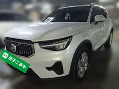 2024 Volvo XC40 Fashion, белый — фото 1
