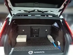 2024 Volvo XC40 Fashion, белый — фото 20