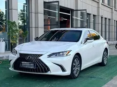 2022 Lexus ES 200 Excellence, белый — фото 1