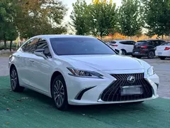 2022 Lexus ES 200 Excellence, белый — фото 3
