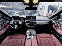 2022 BMW 5 Series 530Li Premium M Sport Package, чёрный — фото 4