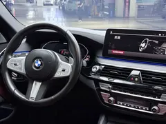 2022 BMW 5 Series 530Li Premium M Sport Package, чёрный — фото 11
