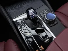 2022 BMW 5 Series 530Li Premium M Sport Package, чёрный — фото 13