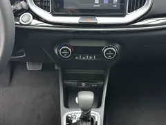 2021 Kia Yipao 1.4L CVT Sunroof, белый — фото 18