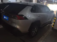 2022 Toyota Wildlander 2.0L CVT 2WD Luxury Plus — фото 3