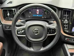 2022 Volvo XC60 T8 PHEV 4WD Luxury — фото 6