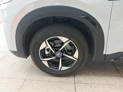 2024 BYD Yuan UP 301km Leading, белый — фото 23