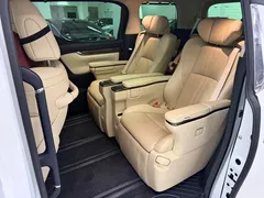 2021 Toyota Alphard Hybrid 2.5L Premium, белый — фото 8