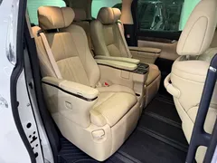 2021 Toyota Alphard Hybrid 2.5L Premium, белый — фото 11
