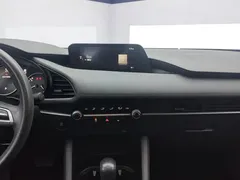 2021 Mazda 3 1.5L AT, белый — фото 13