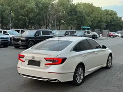 2022 Honda Accord 260TURBO Luxury, белый — фото 16