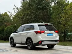 2020 Mitsubishi Outlander 2.4L 4WD Zhixiang 5-seat, белый — фото 3
