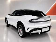 2025 Xiaomi YU7 4WD Max, белый — фото 4