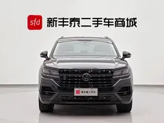 2022 Volkswagen Touareg 3.0TSI Black Sport Package, чёрный — фото 2