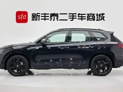 2022 Volkswagen Touareg 3.0TSI Black Sport Package, чёрный — фото 4