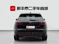 2022 Volkswagen Touareg 3.0TSI Black Sport Package, чёрный — фото 7