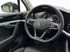 2022 Volkswagen Touareg 3.0TSI Black Sport Package, чёрный — фото 9
