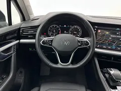2022 Volkswagen Touareg 3.0TSI Black Sport Package, чёрный — фото 10