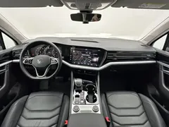2022 Volkswagen Touareg 3.0TSI Black Sport Package, чёрный — фото 17