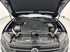 2022 Volkswagen Touareg 3.0TSI Black Sport Package, чёрный — фото 24